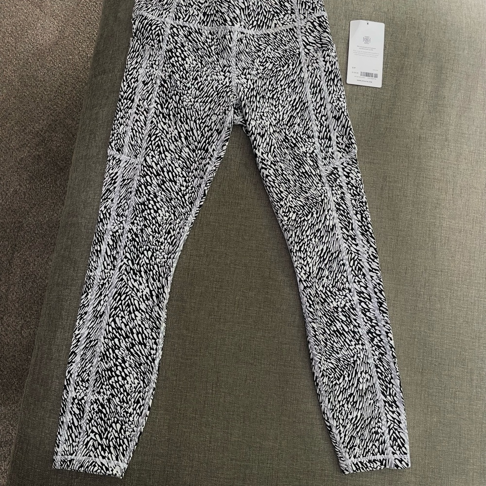 Athleta Stash legging with pockets